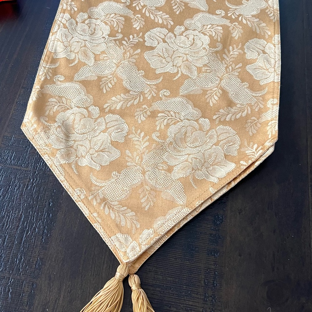Elegant Beige Floral Table Runner